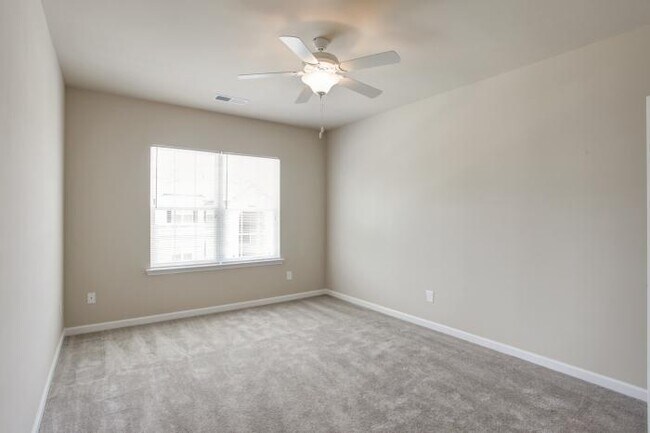 Building Photo - 2 bedroom in Spartanburg, SC SC 29301