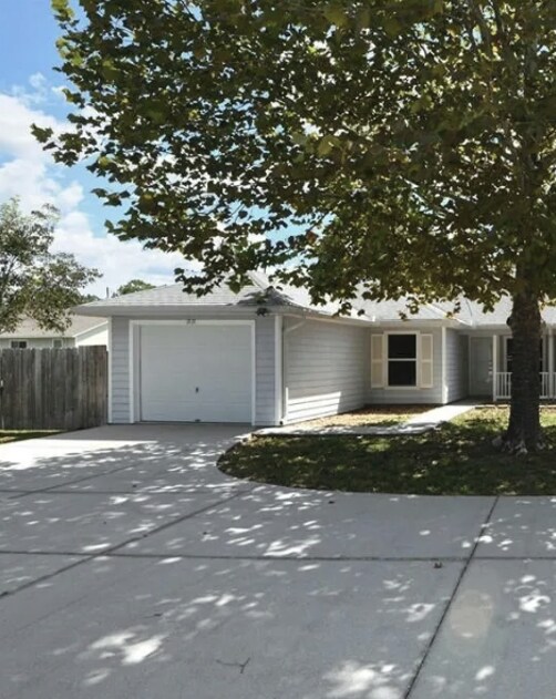 Building Photo - 2131 N Pinecone Ave