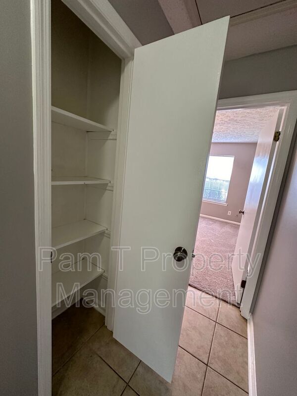Building Photo - 110 Gunpowder Dr