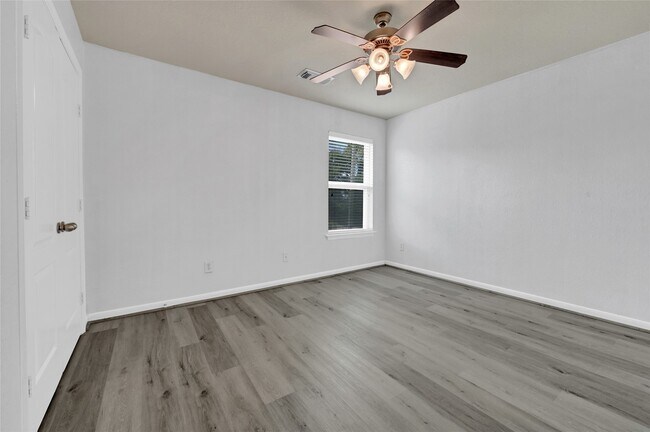 Building Photo - 7303 Lennox Woods