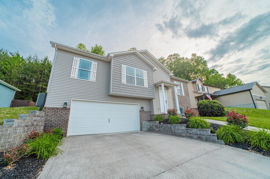 Building Photo - 7809 Elkton Ln
