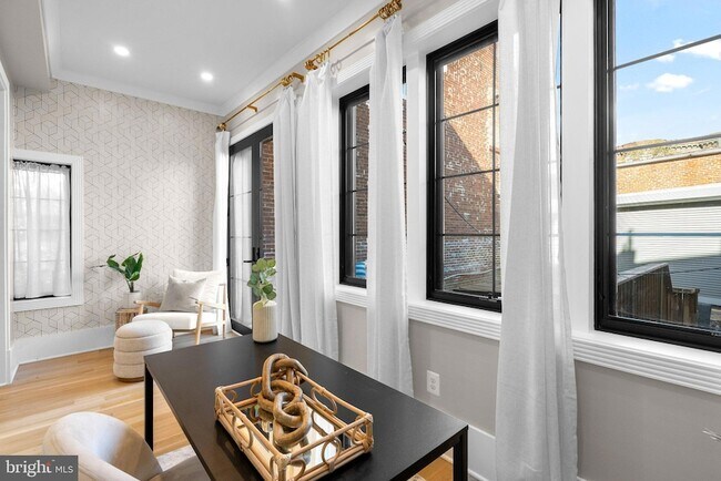 Building Photo - 1616 Kilbourne Pl NW