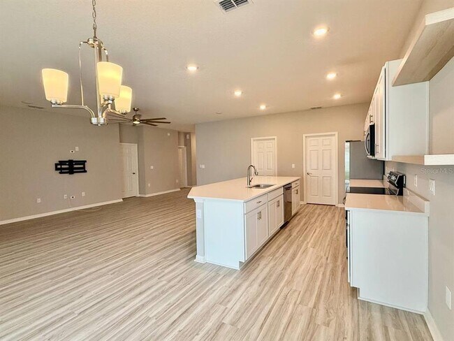 Building Photo - 35519 Bellington Blvd