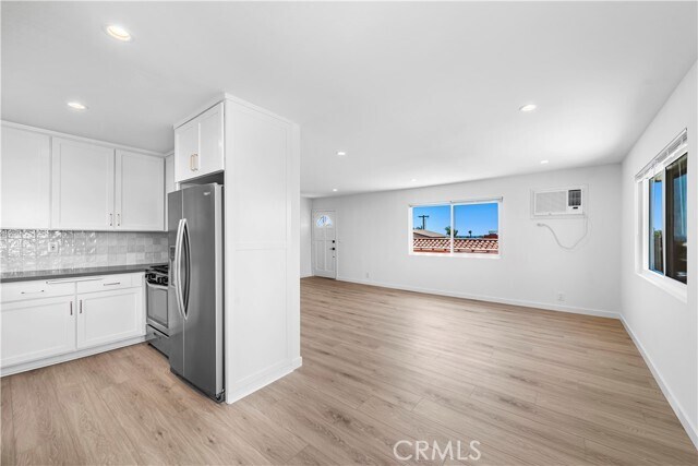 Building Photo - 223 Avenida Victoria