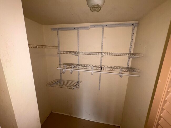 Building Photo - 460 NW 20th St