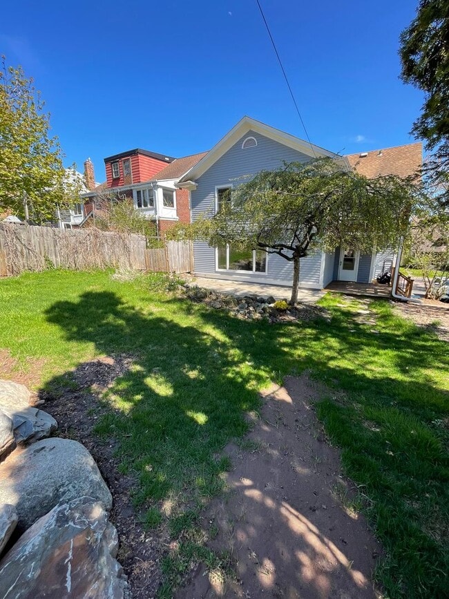 Building Photo - Available Sept 3! - Beautiful 4 Bed 3 Bath