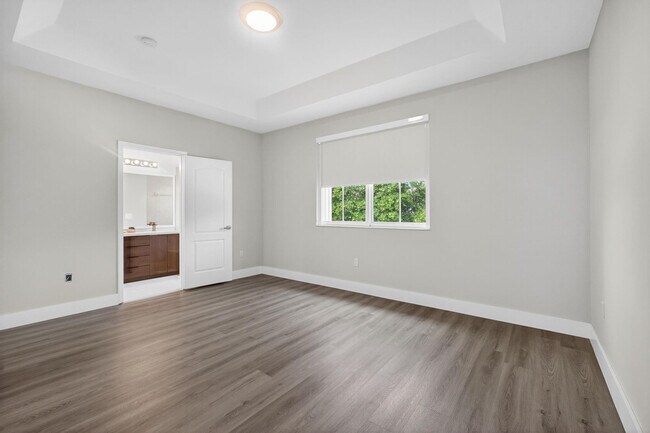 Building Photo - 981 SW 149th Ct