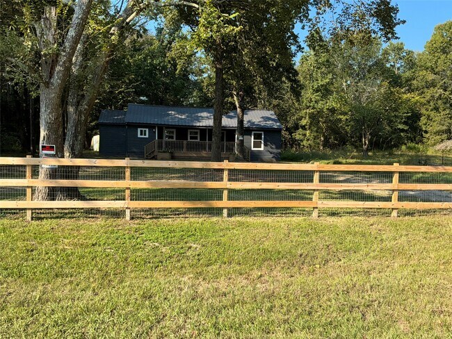 Building Photo - 10928 L&M Rd