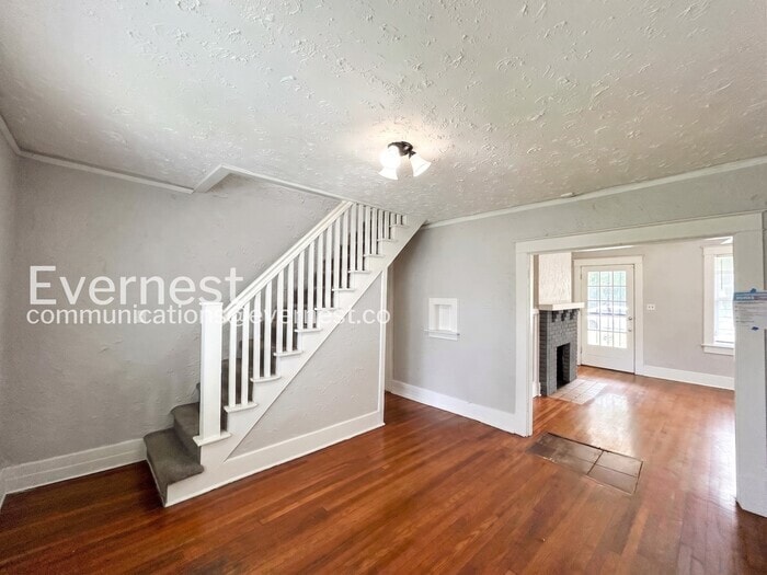 Building Photo - 2984 Waverly Ave