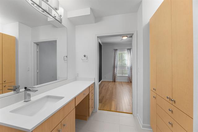Building Photo - 3225 Turtle Creek Blvd