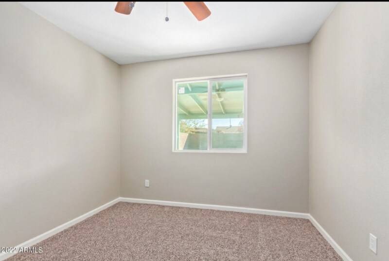 Building Photo - 2429 W Sunnyside Ave