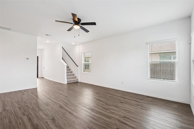 Building Photo - 105 Canley Lp