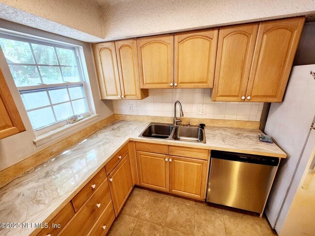 Building Photo - 229 Kettering Ct