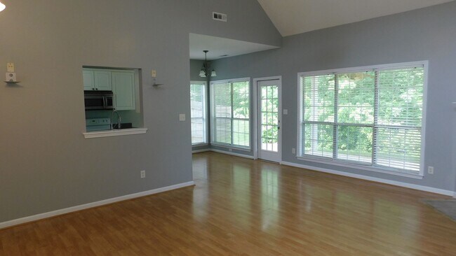 Building Photo - 632 Forest Lakes Dr