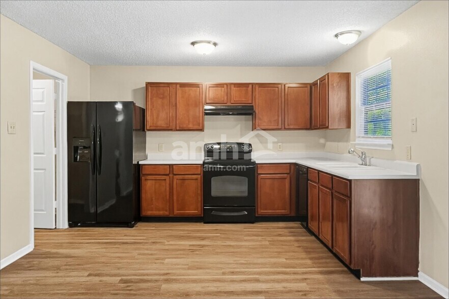 Building Photo - 6711 Earlswood Dr
