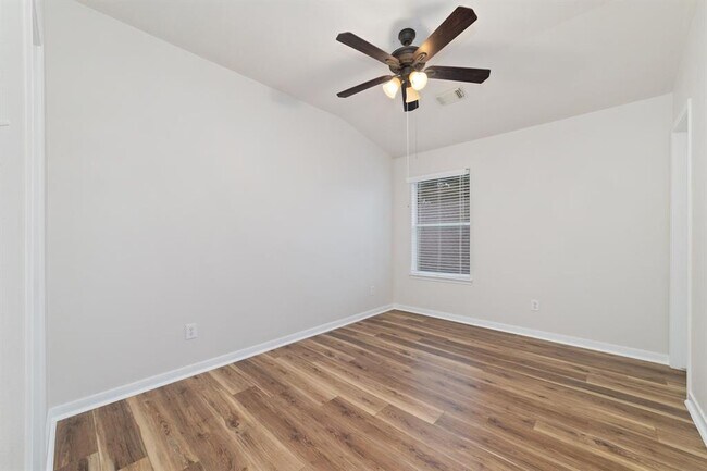 Building Photo - 26610 Marble Falls Bend