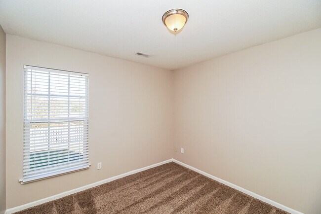 Building Photo - 1528 Moss Creek Dr