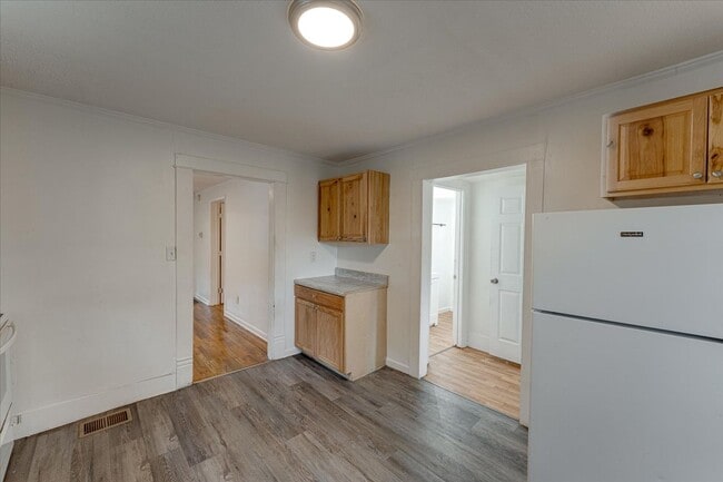 Building Photo - Charming Craftsman Bungalow — 727?N?Holly?...
