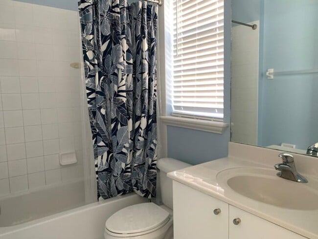 Building Photo - 145 Morning Dew Cir