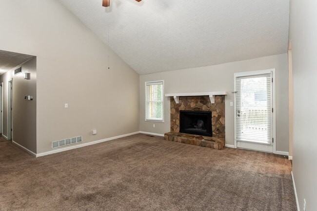 Building Photo - 3258 Willa Way