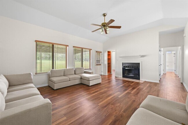 Building Photo - 12753 Burson Dr