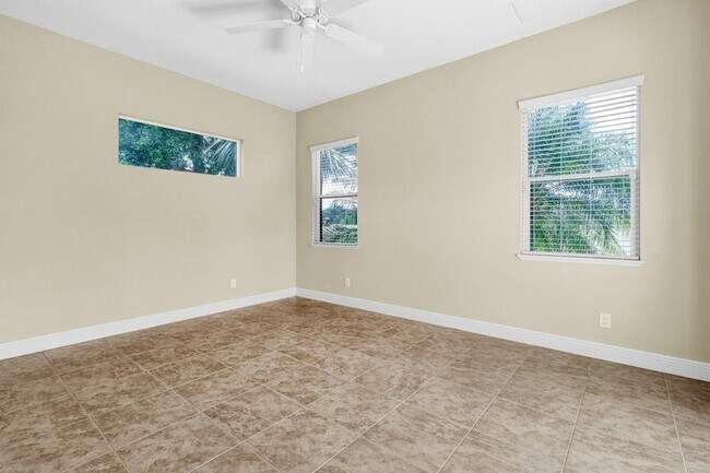 Building Photo - 1280 S Village Square
