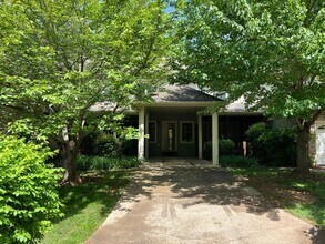 Building Photo - Arden 2 Bedroom Townhome:  Quiet and Spacious