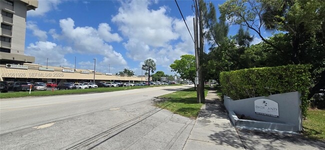 Building Photo - 9143 SW 77th Ave