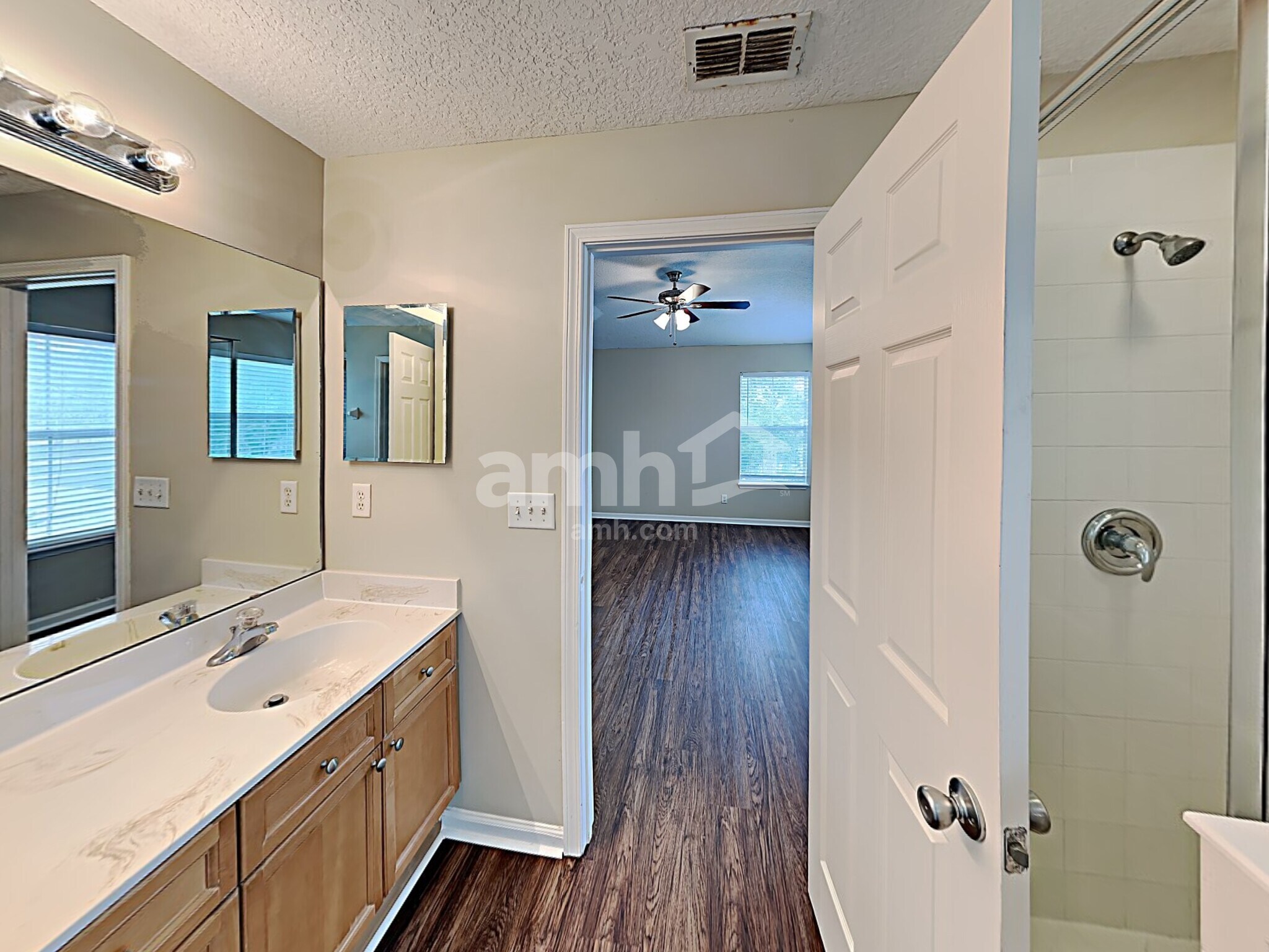 Building Photo - 6251 Devonhurst Dr