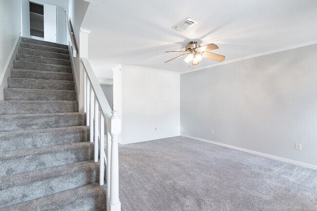 Building Photo - 14020 Schroeder Rd