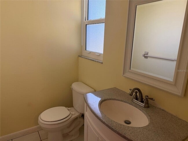 Building Photo - 245 Center Rd