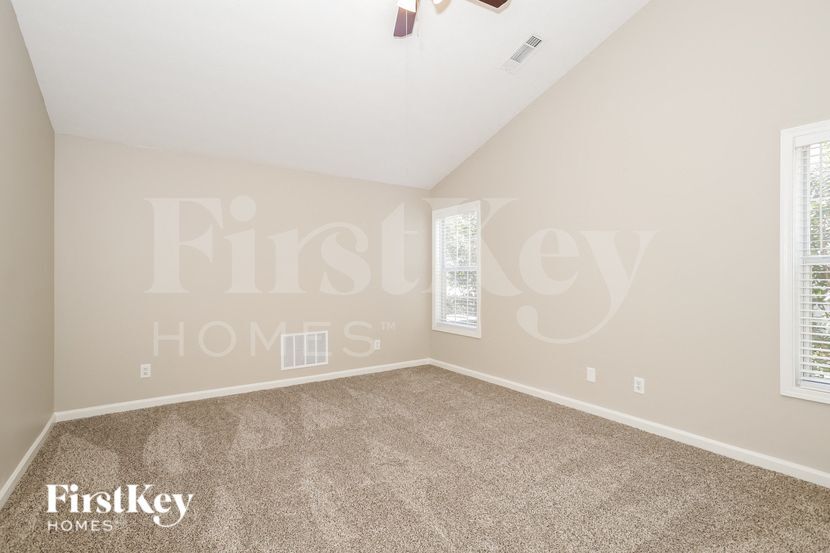 Building Photo - 2014 Manor Oak Ln