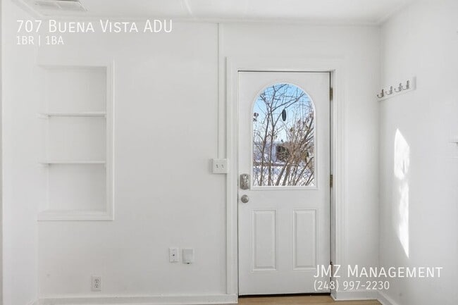 Building Photo - 707 Buena Vista Ave