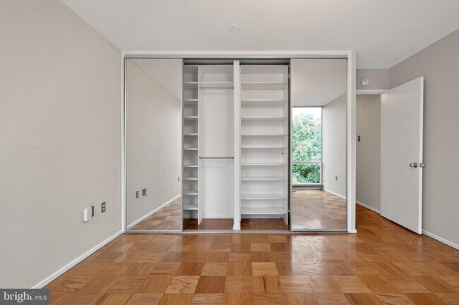 Building Photo - 302 N St SW