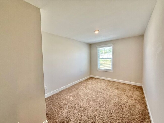 Building Photo - 6924 Thalweg Dr