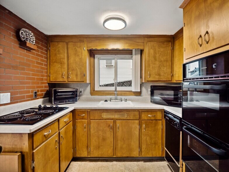 Building Photo - 73 Ridge Rd