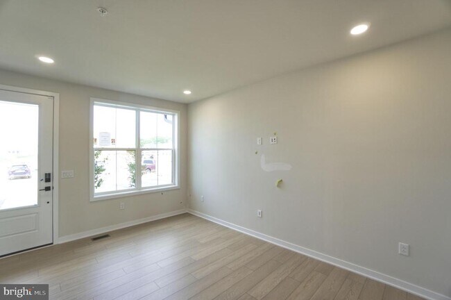 Building Photo - 332 Aspen Wy