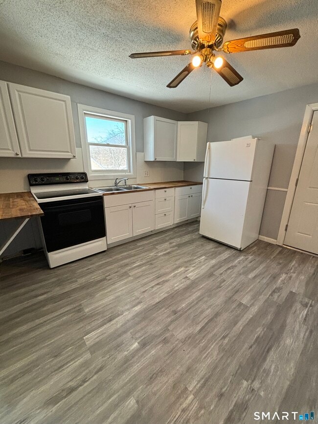 Building Photo - 11 Roberts St