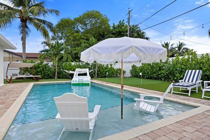 Building Photo - 1096 SW 27th Ave