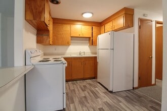 Building Photo - 1618 W 7th Pl