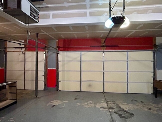 Building Photo - Beautiful 2 Story, 4 Bedroom, with a Full ...