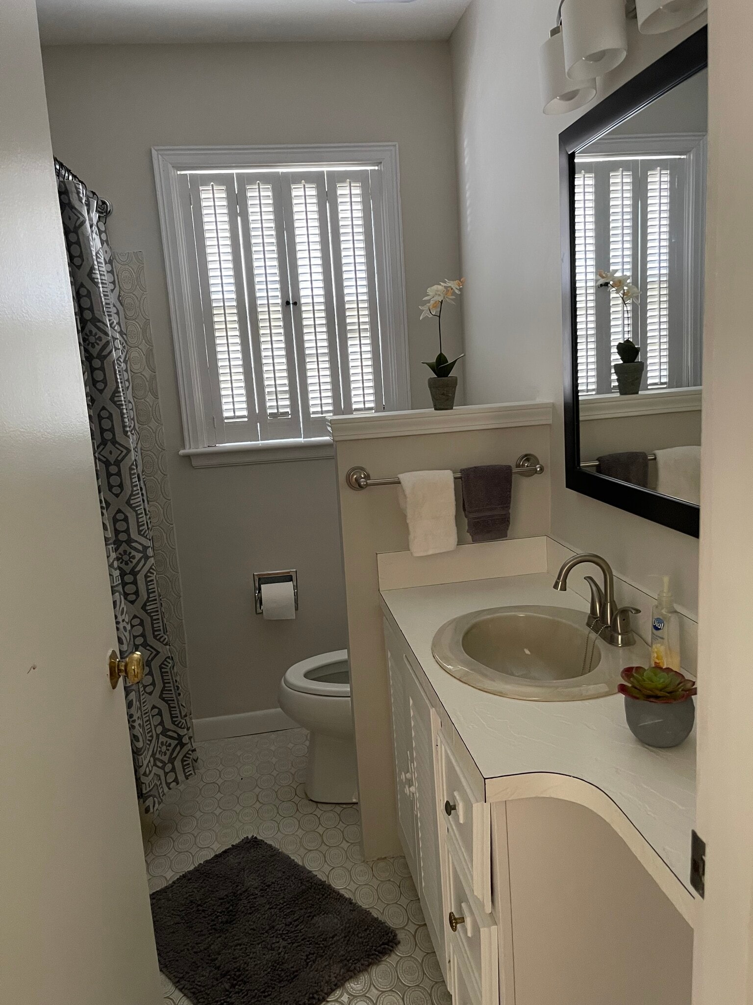 Bathroom - 1411 Falcon Dr
