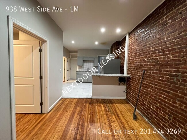 Building Photo - 938 West Side Ave