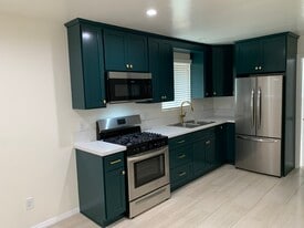 Building Photo - 8138 Blewett St