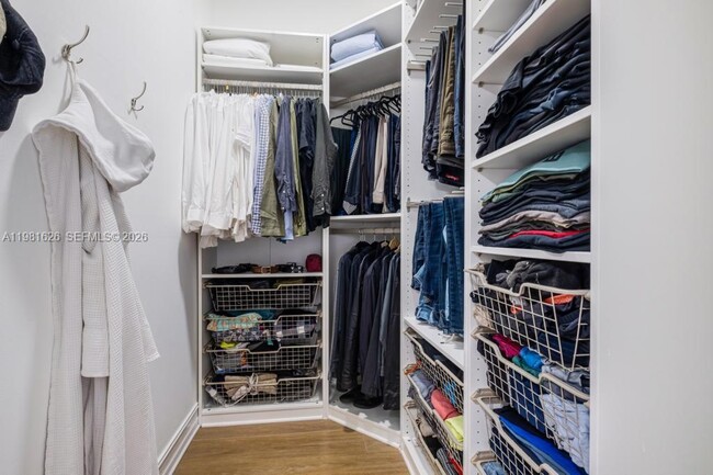 Building Photo - 20505 E Country Club Dr