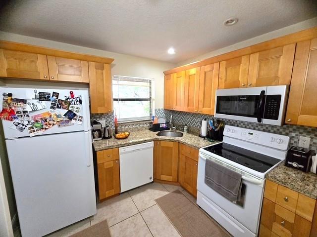 Building Photo - 3817 Cocoplum Cir