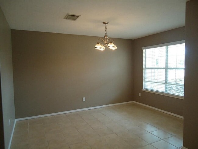 Building Photo - 11047 KNOBBLEY Oak Ct