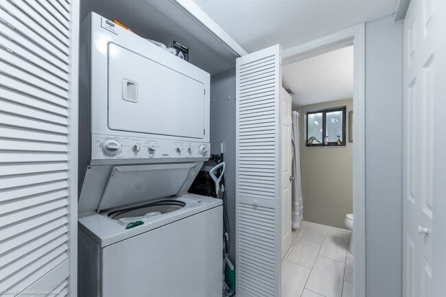 Building Photo - TURNKEY FURNISHED RENTAL ON GOLF COURSE. GROUND FLOOR UNIT