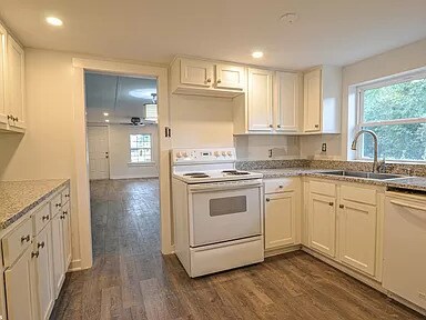 Building Photo - 7527 Douglas StreetHouse A