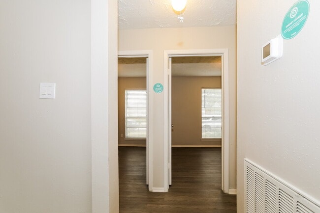 Building Photo - 7318 Sunlight Ln